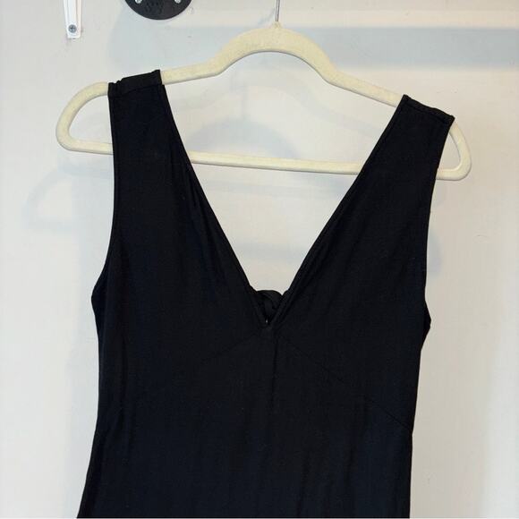 Jenni Kayne Sleeveless Cutout Back V-Neck Dress - Picture 2 of 6
